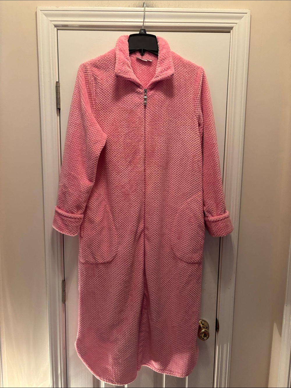 NWOT Kim Rogers Plush Waffle Long Pink Zip Robe